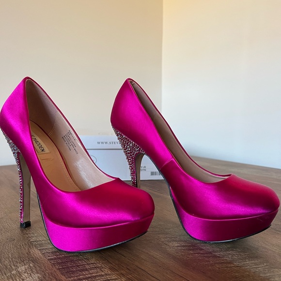 Steve Madden Fuschia Rhinestone Heeled Platform Pumps - Picture 11 of 14